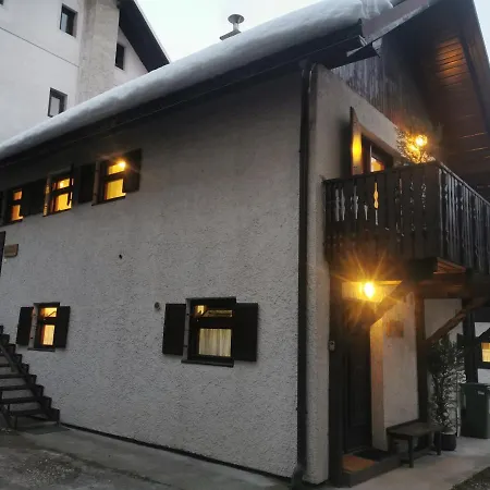 Cosy Forest Apartma *